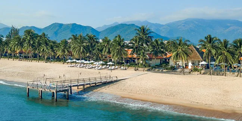 nha-trang-vietnam-resort_overview_from_the_distance3